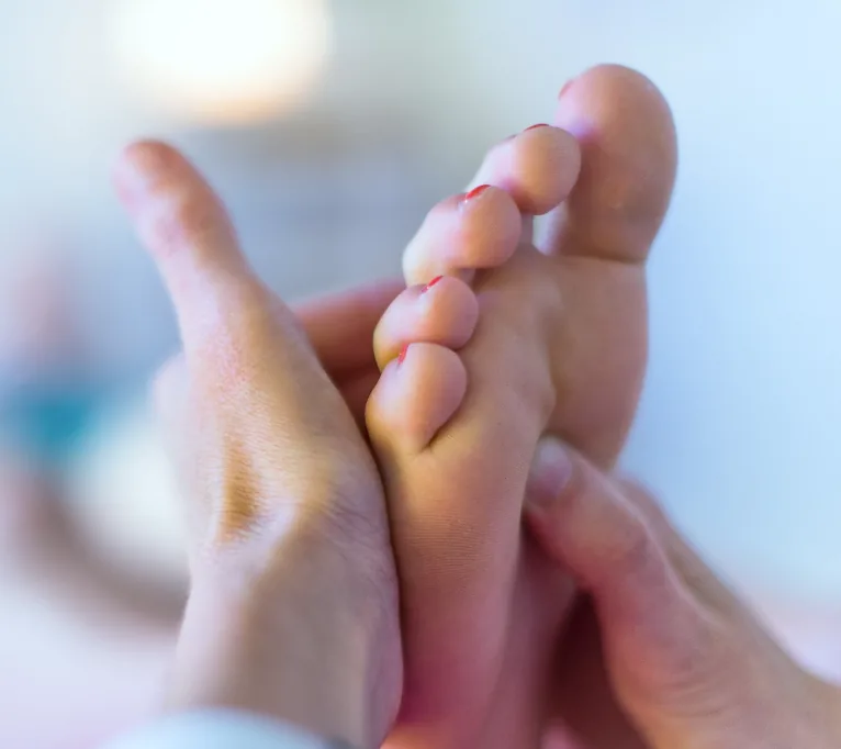 Klassische Fussreflexzonenmassage Behandlung - professionelle Reflexologie in Horgen, Zürich